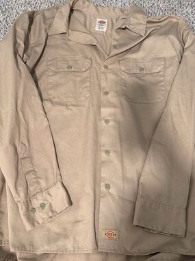 SOLD Don’t buy!! Dickies men’s Khaki shirt jacket size 2XL